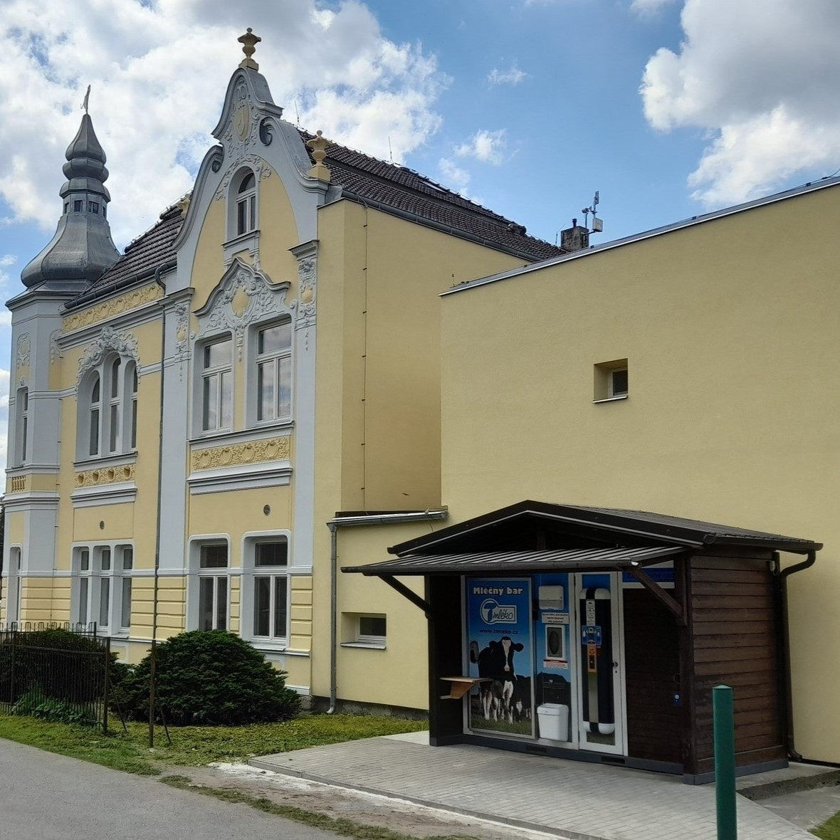 MLÉKOMAT-BŘEZINA-sq